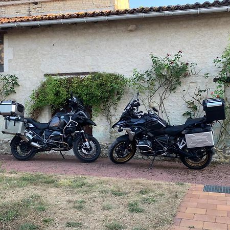 לינה וארוחת בוקר The Cool Lounge A Coulonges - Charente מראה חיצוני תמונה