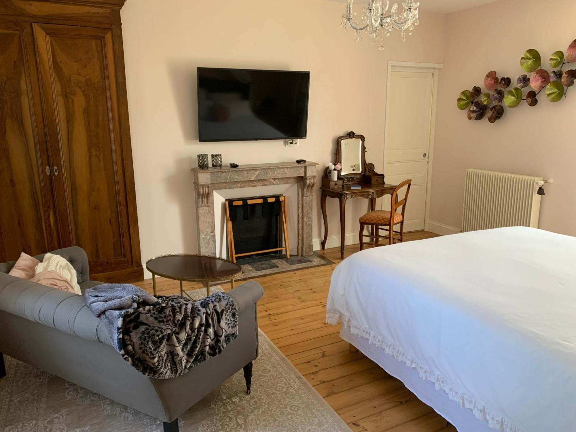 לינה וארוחת בוקר The Cool Lounge A Coulonges - Charente מראה חיצוני תמונה