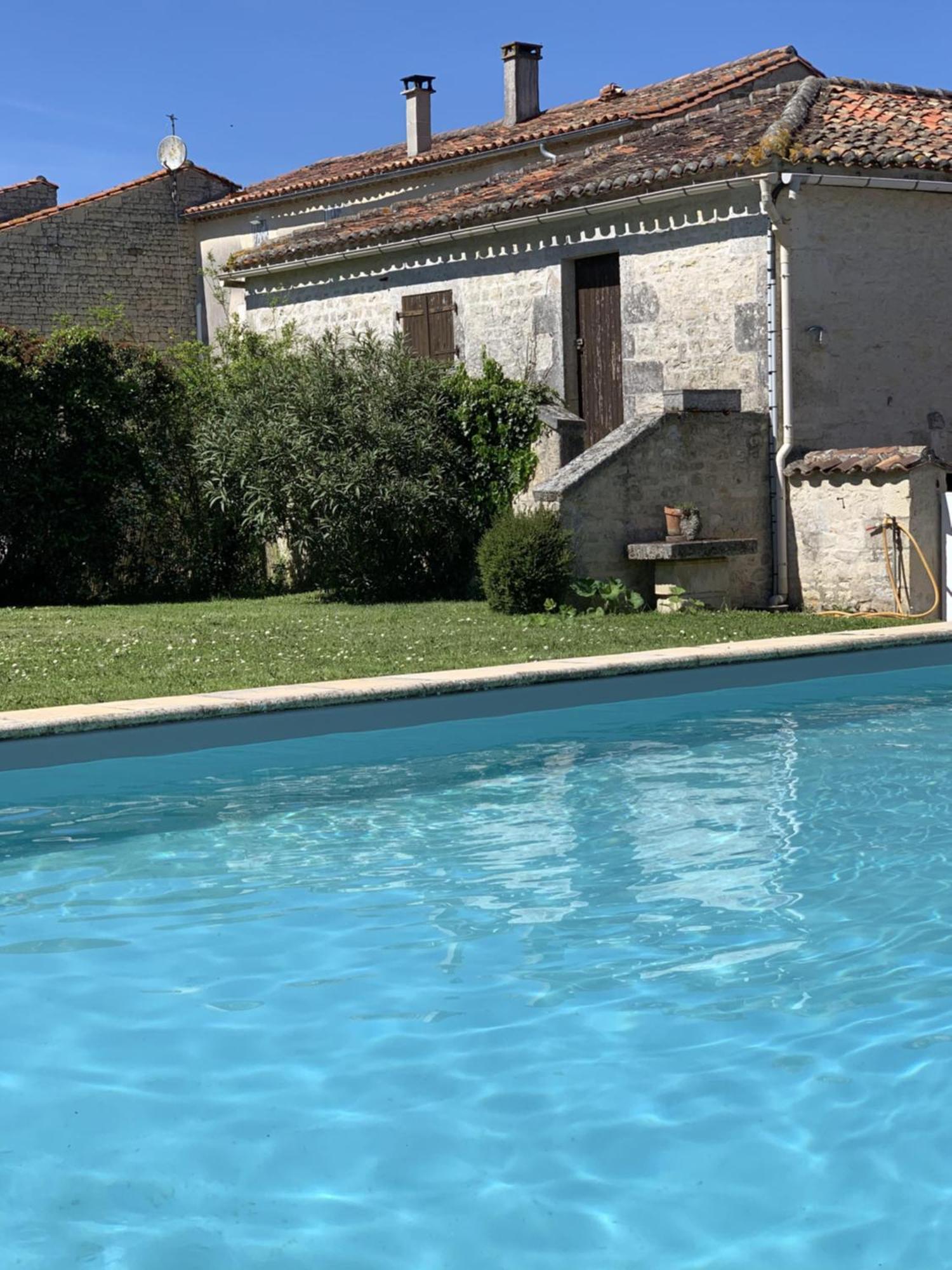 לינה וארוחת בוקר The Cool Lounge A Coulonges - Charente מראה חיצוני תמונה